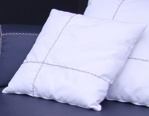 coussin-cuir-carre-60x60-coutures-cheyennes