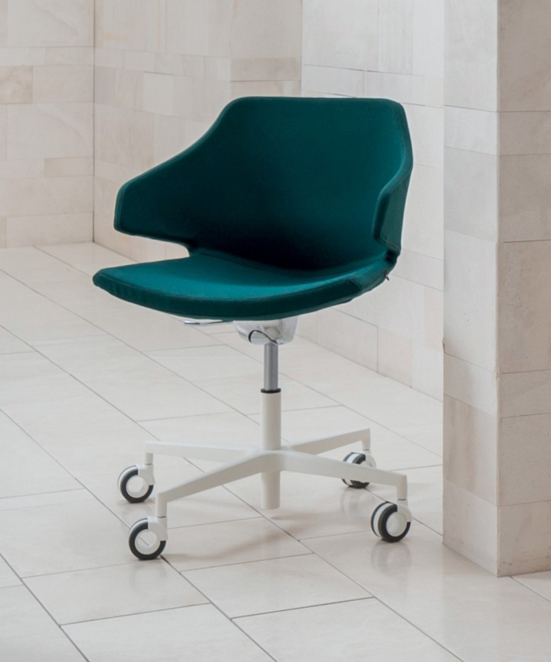 Acheter votre fauteuil design avec ou sans roulettes, microfibre ou tissu  chez Simeuble