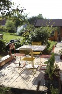able de jardin TINA carrée 100 cm en métal acier de couleur et en bois massif