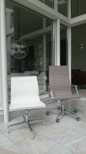 Chaise de bureau exécutive NULITE cuir pleine fleur blanc