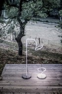 Salon de jardin design canapé + pouf MARSEILLE + lampadaire LED