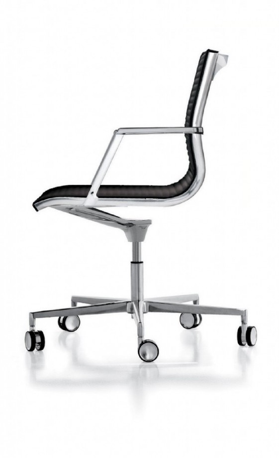 Fauteuil de bureau design NULITE dossier bas en cuir noir
