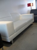 Canapé design minimaliste avec appuis-tête BJBent 2,5 places