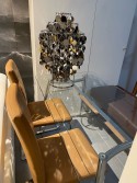 Table en verre + 2 chaises cuir + banc cuir