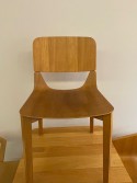 Ensemble composé d'une petite table carrée, de 3 chaises et 1 fauteuil en bois.