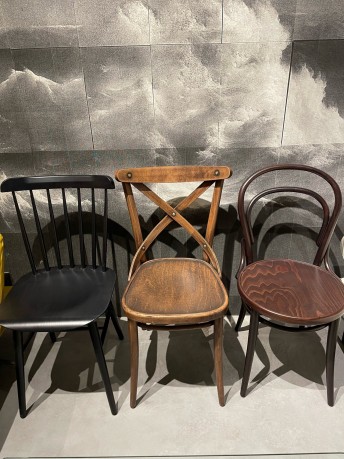 3 chaises bistrot en bois courbé TON teinte foncée