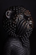 MYKHAS EARTH lion en céramique noir d'Ukraine, collection DIDO