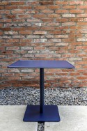 Petite table de jardin BANDOL carrée en métal acier de couleur, plateau perforé galvanisé