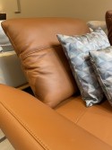 Canapé d’angle BLISS&LOUNGE avec une fonction relax, 4 places et chaise longue retour côté droit, en cuir skin teinte cognac