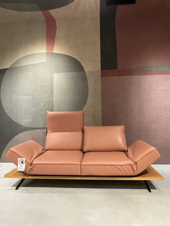 Canapé cuir design chaises longues IDOLATION sur banc bois malve