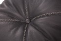Coussin cuir ou tissu 50 x 50 cm, finition passepoil cuir