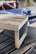 Tabouret, repose-pieds / table basse BARKA en bois massif, acier de couleur
