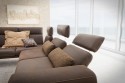 Canapé d’angle design WOODENJOY cuir ou tissu, étagère bois