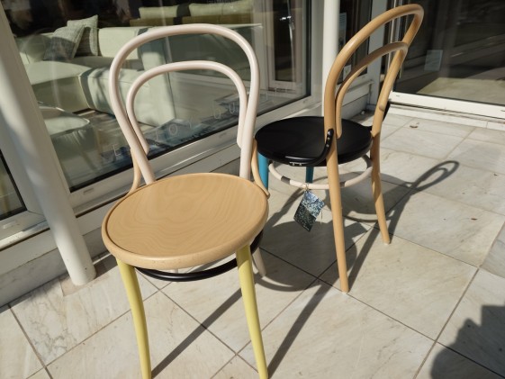 Chaises bistrot en bois courbé collector couleurs spéciales