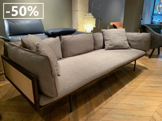 Canapé 3 places LOOM de POTOCCO en tissu Boss Tortora, pieds anthracite