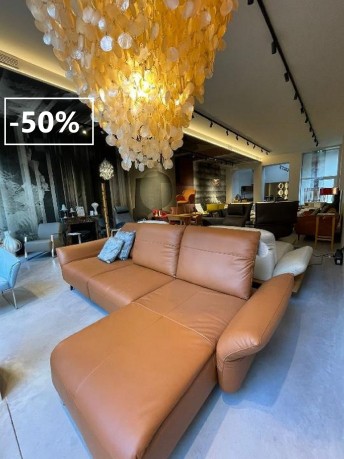Canapé d’angle BLISS&LOUNGE avec une fonction relax, 4 places et chaise longue retour côté droit, en cuir skin teinte cognac