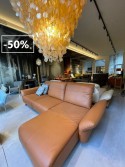 Canapé d’angle BLISS&LOUNGE avec une fonction relax, 4 places et chaise longue retour côté droit, en cuir skin teinte cognac