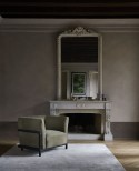 BAYMOOD, fauteuil enveloppant tissu ou cuir, structure en bois massif