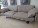 Canapé cuir gris poncé façon nubuck pieds et base chrome RAHMAN.DK