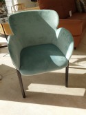 Fauteuil TON GINGER velours bleu pieds hêtre noir