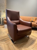Fauteuil design Buddy cuir pleine fleur nature marone