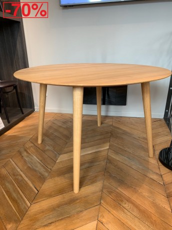 Table ronde MALMÖ diamètre 120 cm en bois massif de chêne teinte naturelle huilée