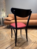 Chaise BANANA bois massif de hêtre teinte Black Grain, tapissage Kaiman simili cuir Lou Red