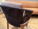Fauteuil intérieur / extérieur VELIS tissu Soul Arancio, bois d’iroko naturel, dossier cordes dark brown